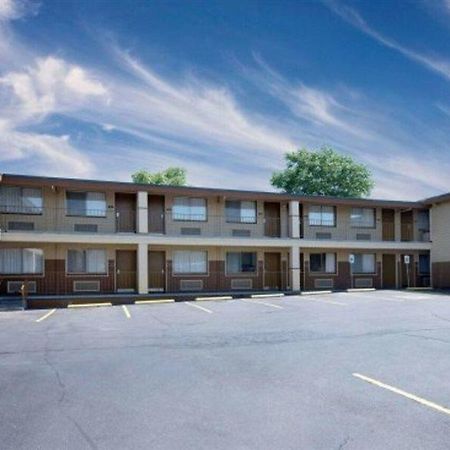 Days Inn Spokane Ngoại thất bức ảnh