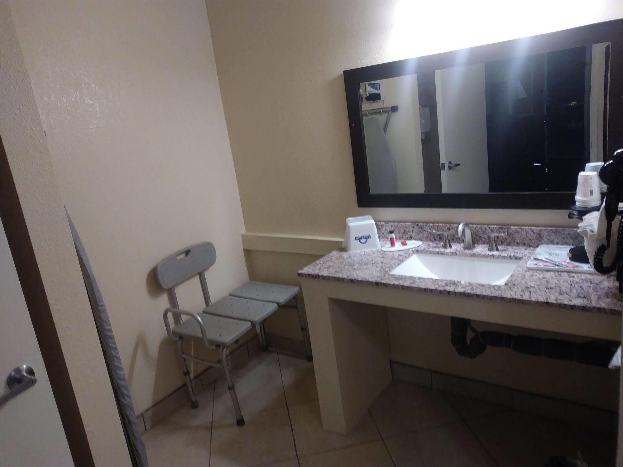 Days Inn Spokane Ngoại thất bức ảnh