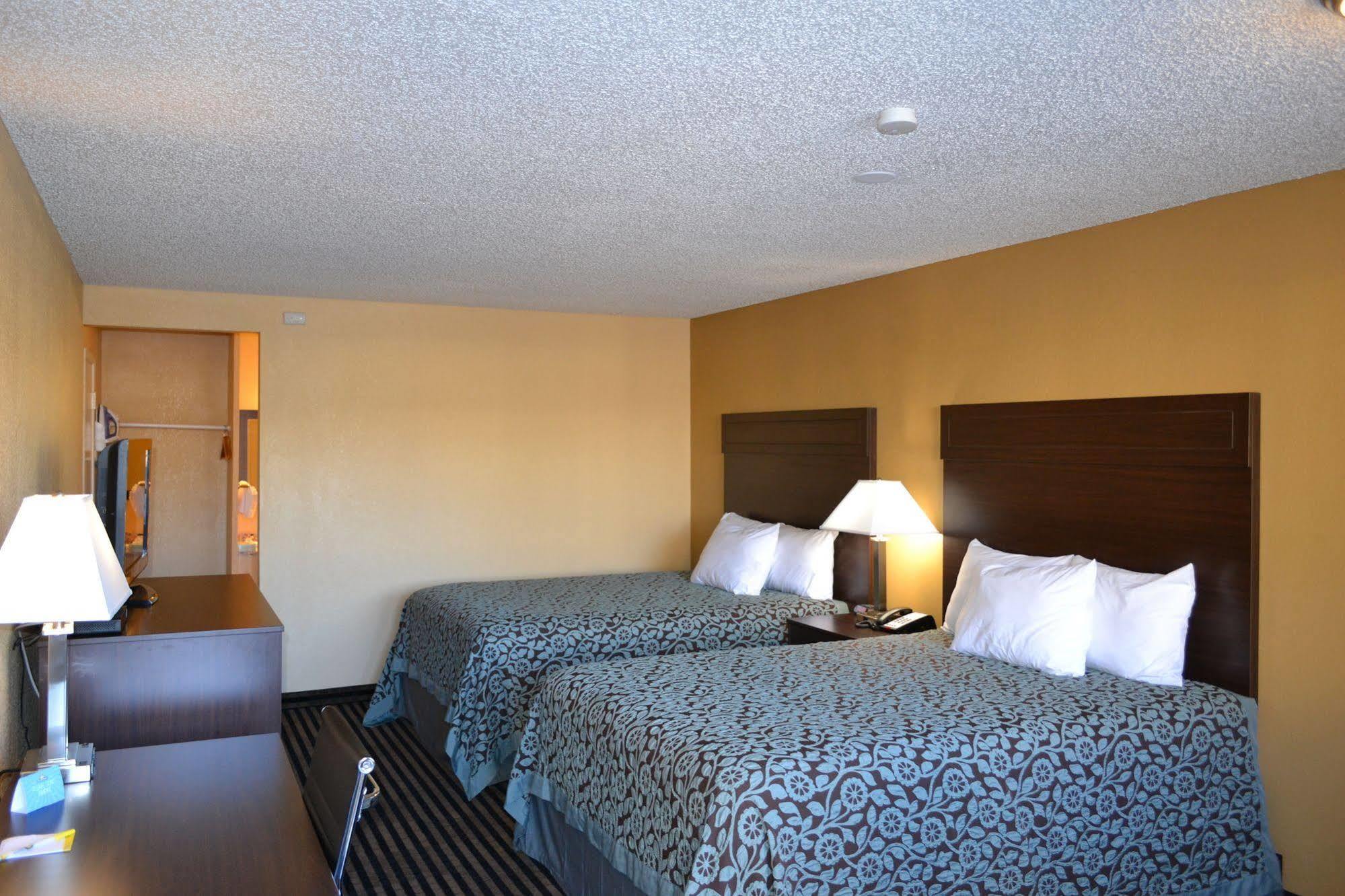 Days Inn Spokane Ngoại thất bức ảnh